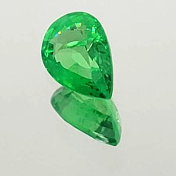 Rare .78 carat Tsavorite!! - Picture 6 of 10